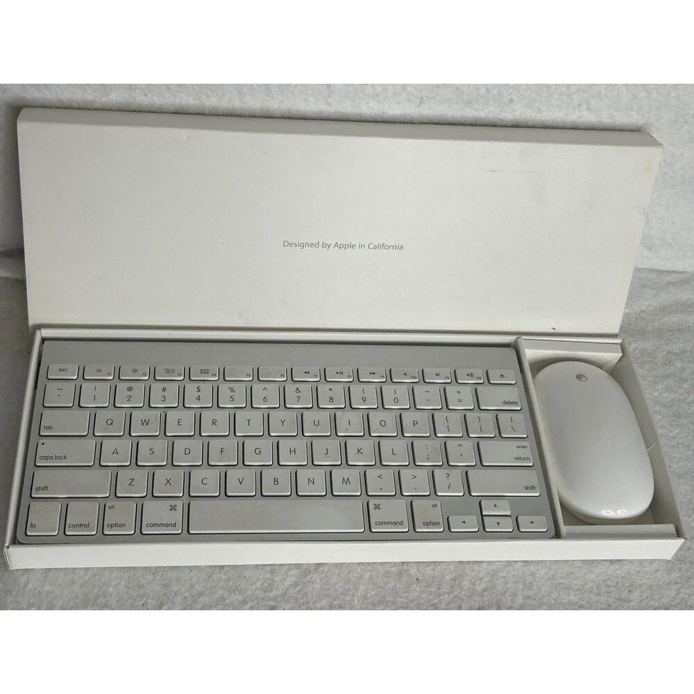 apple magic keyboard and mouse in box A1314 A1197 EUC Back to School